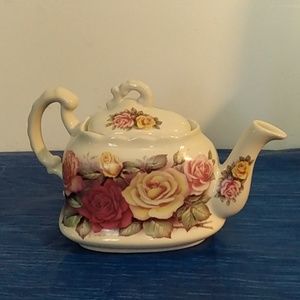 Crownford Giftware 5 Cup Teapot